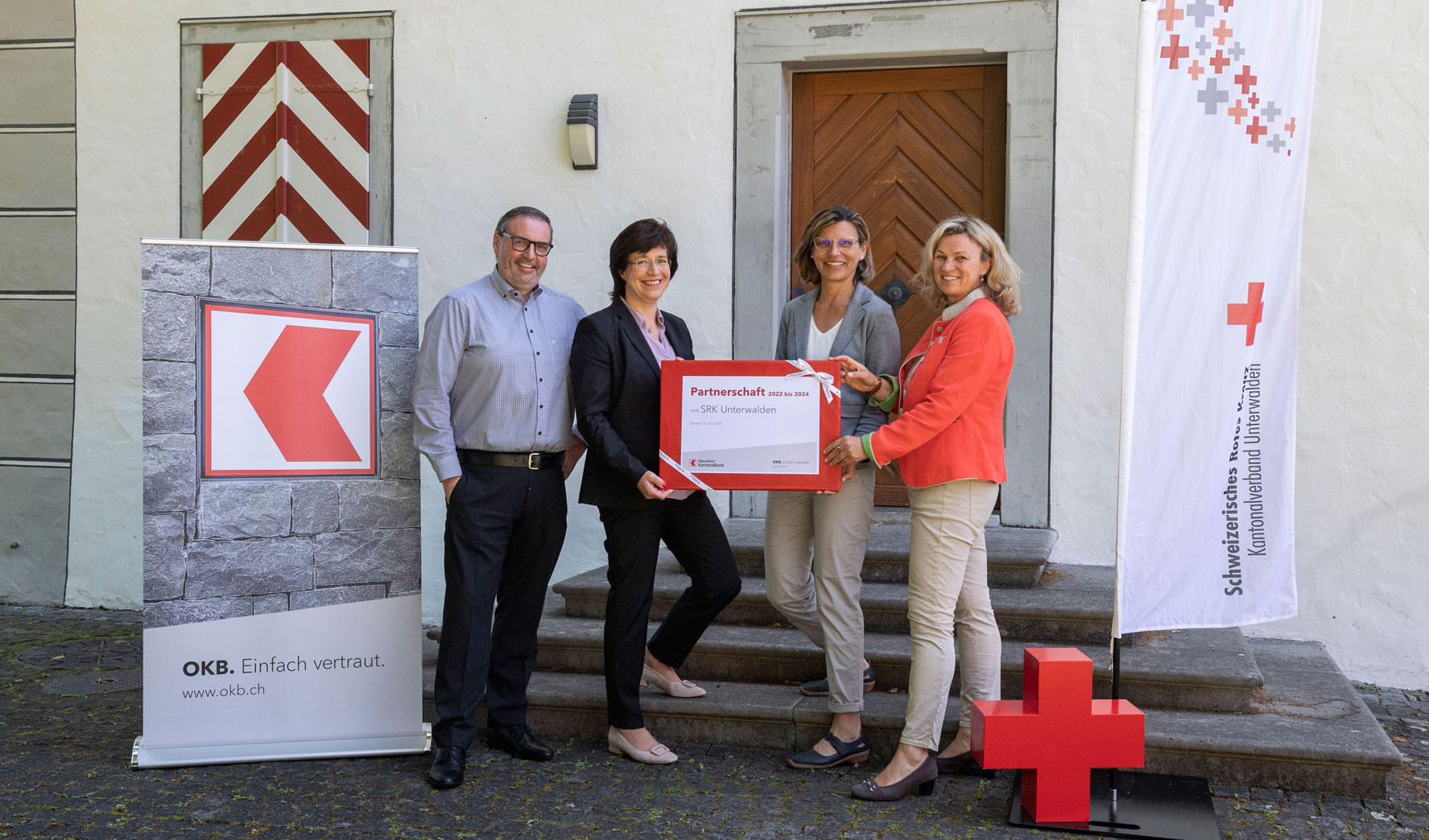 Hans-Ruedi Durrer, Leiter Fachsupport OKB, OKB-CEO Margrit Koch, Franziska Schöpfer, Leiterin Geschäftsstelle SRK Unterwalden und Kathrin Prätz, Präsidentin SRK Unterwalden